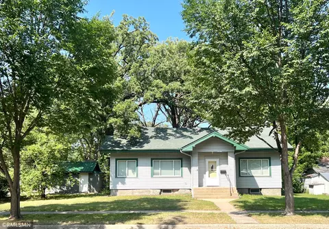 35 SE 7th Ave, Hutchinson, MN 55350