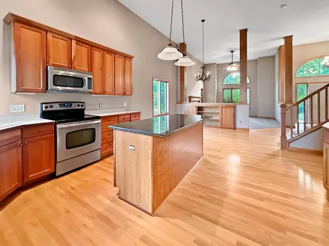7046 147th St W, Savage, MN 55378