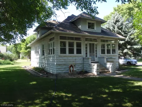 601 1st St SE, Fairfax, MN 55332