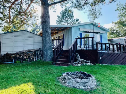 2769 28th St NW #110, Baudette, MN 56623