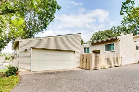 5603 W Bavarian Pass, Fridley, MN 55432