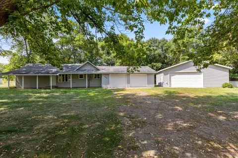 729 6th St NE, Little Falls, MN 56345