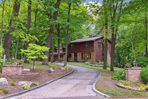 2045 Hickory Dr, Wayzata, MN 55391