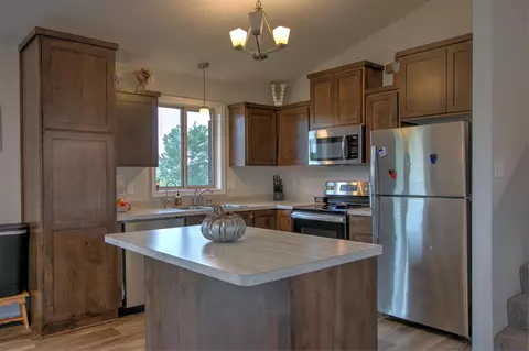 834 Nelson Ave, Mora, MN 55051 photo 2