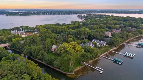 3020 N Shore Dr, Wayzata, MN 55391