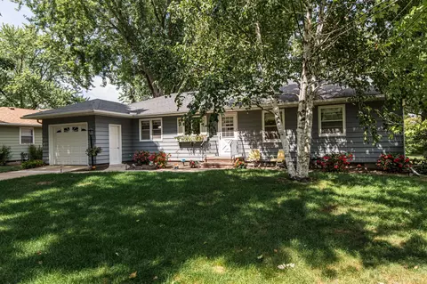 744 E School St, Owatonna, MN 55060