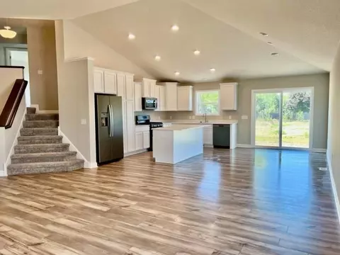 12375 Amber Dr, Rogers, MN 55374