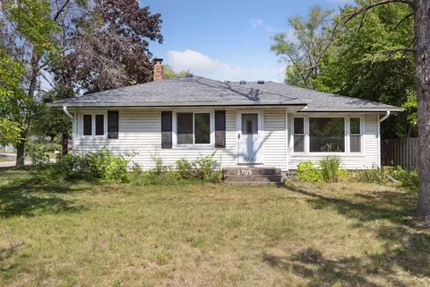 2705 Minnehaha Ave E, Maplewood, MN 55119