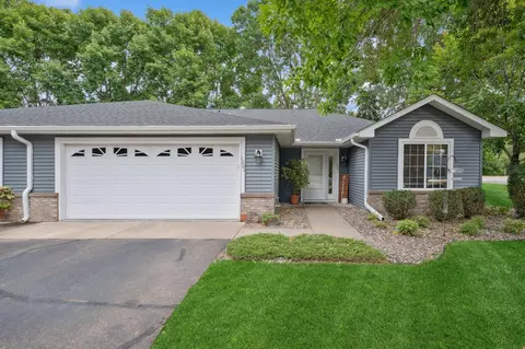1201 Ravenswood Ct, Shoreview, MN 55126
