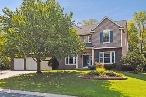 17141 Bainbridge Dr, Eden Prairie, MN 55347