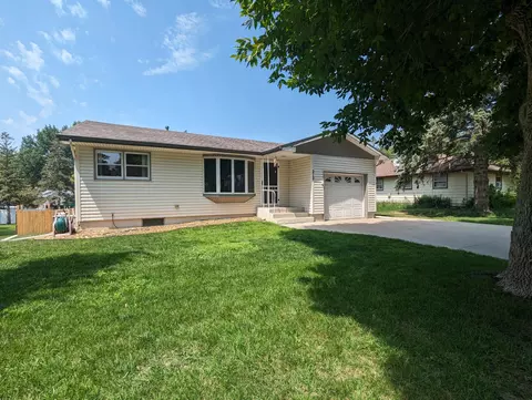 212 9th Ave SE, Elbow Lake, MN 56531