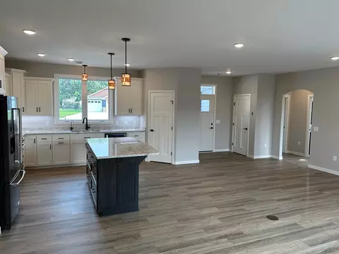 1806 Grove Loop, Saint Cloud, MN 56303 photo 2