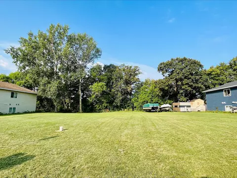Nnn Shoreline Drive, Howard Lake, MN 55349