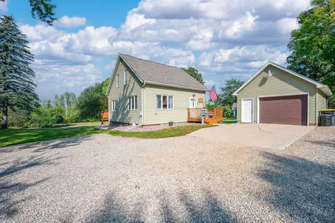 121 Westwood Ln, Blue Earth, MN 56013
