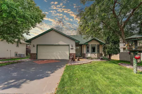 3558 Gentry Ave N, Oakdale, MN 55128