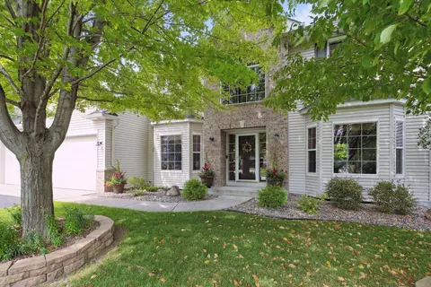 9552 Pheasant Xing, Minnetrista, MN 55375