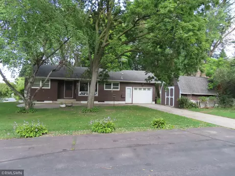 301 8th St N, Waverly, MN 55390