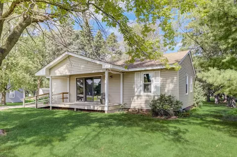 8842 N Highway Dr, Lexington, MN 55014