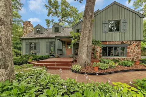 729 N Park Pl, Saint Cloud, MN 56301