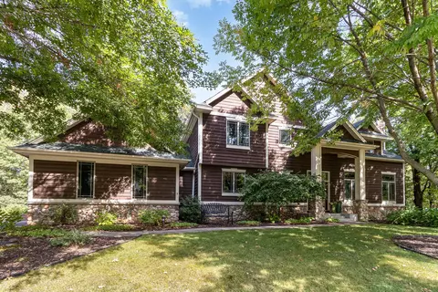 9766 51st St N, Lake Elmo, MN 55042