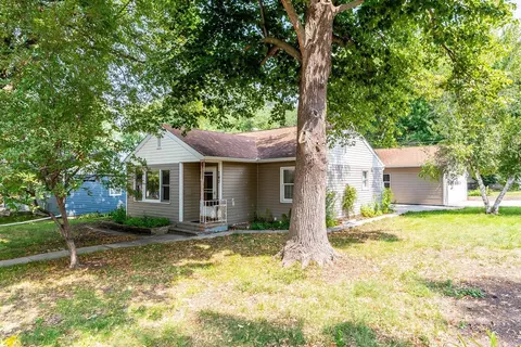 743 Belwood Dr, Mankato, MN 56001