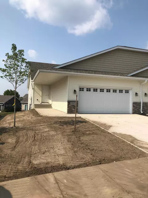 327 2nd St NW, Mayer, MN 55360