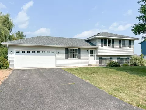 215 North Ln, Green Isle, MN 55338