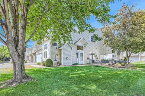 8634 Savanna Oaks Bay #A, Woodbury, MN 55125