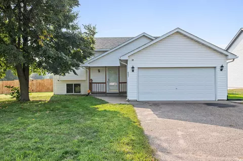 807 3rd Ave SW, Isanti, MN 55040
