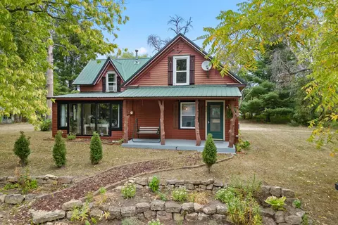 902 4th St, Pepin, WI 54759