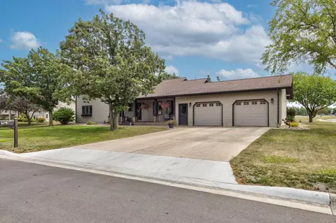 604 Prospect Cir, Marshall, MN 56258
