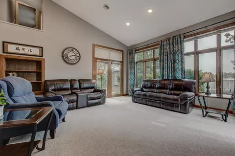 604 Prospect Cir, Marshall, MN 56258 photo 12