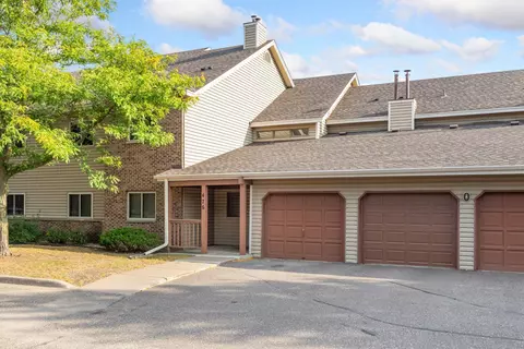 476 Etna St #203, Saint Paul, MN 55106