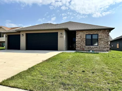 3733 Keokuk Ave, Spirit Lake, IA 51360