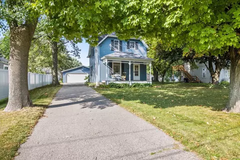210 W Summit Ave, Ellsworth, WI 54011