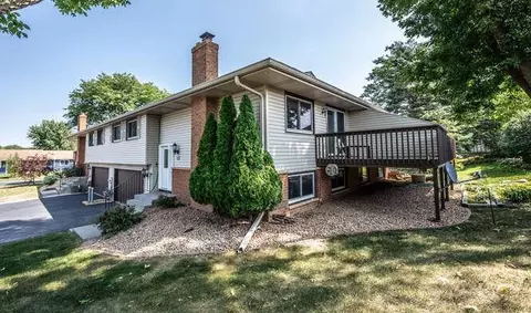 641 E 145th St, Burnsville, MN 55337