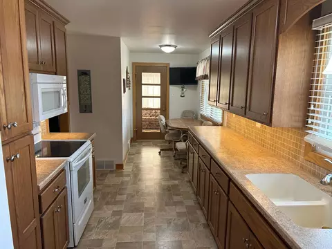 207 S Maple St, Tyler, MN 56178 photo 22