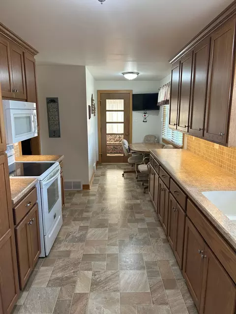 207 S Maple St, Tyler, MN 56178 photo 23