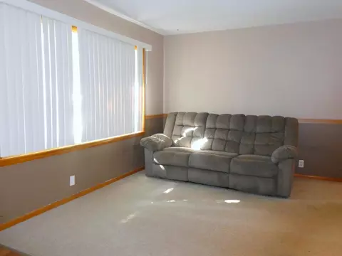 1145 Lakeview Ave, Windom, MN 56101 photo 4