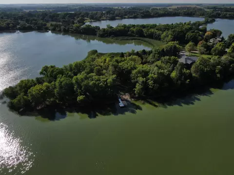 700 Kings Dr, Willmar, MN 56201 photo 2