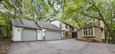 2001 Indian Rd W, Minnetonka, MN 55305