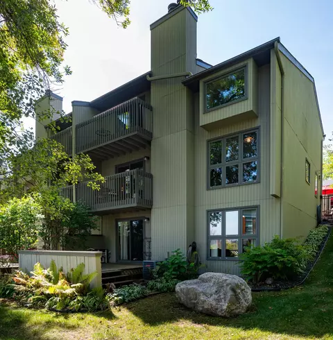 5901 Carter Ln, Minnetonka, MN 55343
