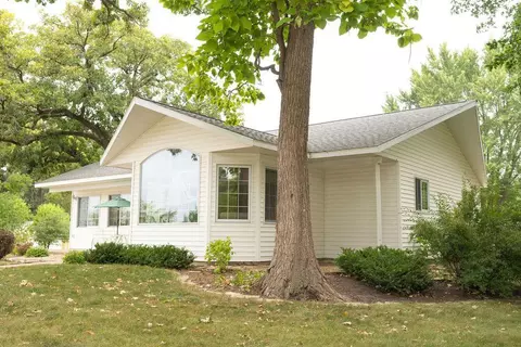 512 7th Ave NW, Waseca, MN 56093
