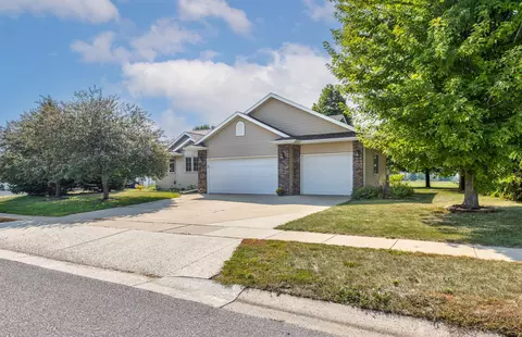 400 Genesis Ave, Marshall, MN 56258 photo 2