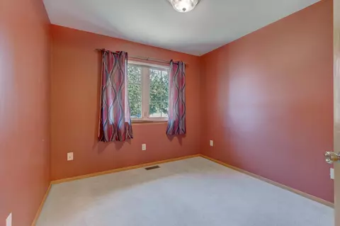 400 Genesis Ave, Marshall, MN 56258 photo 29
