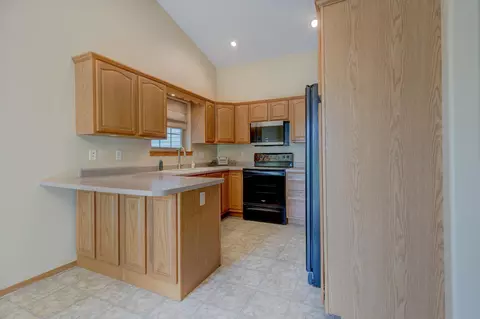 400 Genesis Ave, Marshall, MN 56258 photo 17