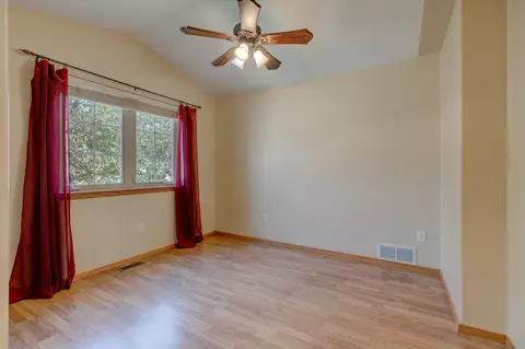 400 Genesis Ave, Marshall, MN 56258 photo 21