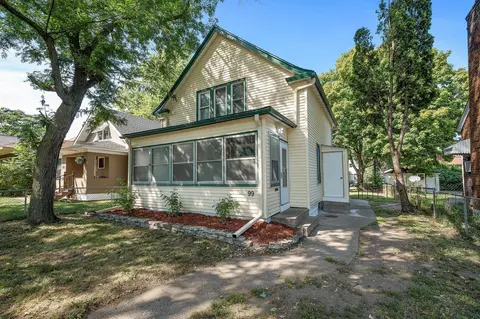 99 Geranium Ave W, Saint Paul, MN 55117