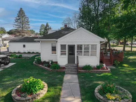 1492 Larpenteur Ave E, Saint Paul, MN 55109