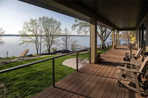 1711 Shoreline Blvd, Shakopee, MN 55379